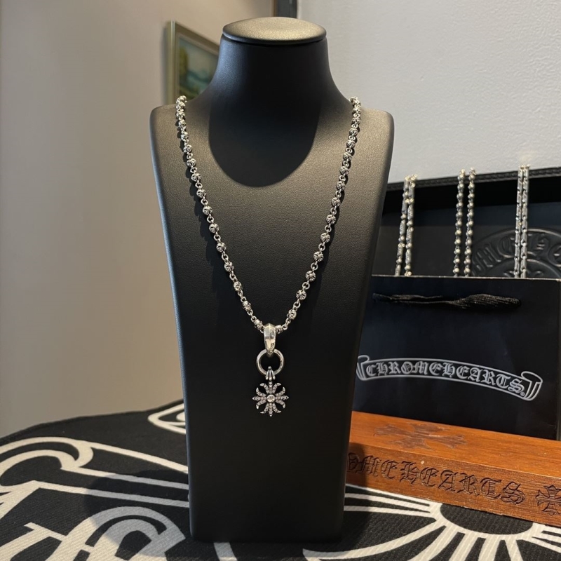 Ch**me He**ts necklaces